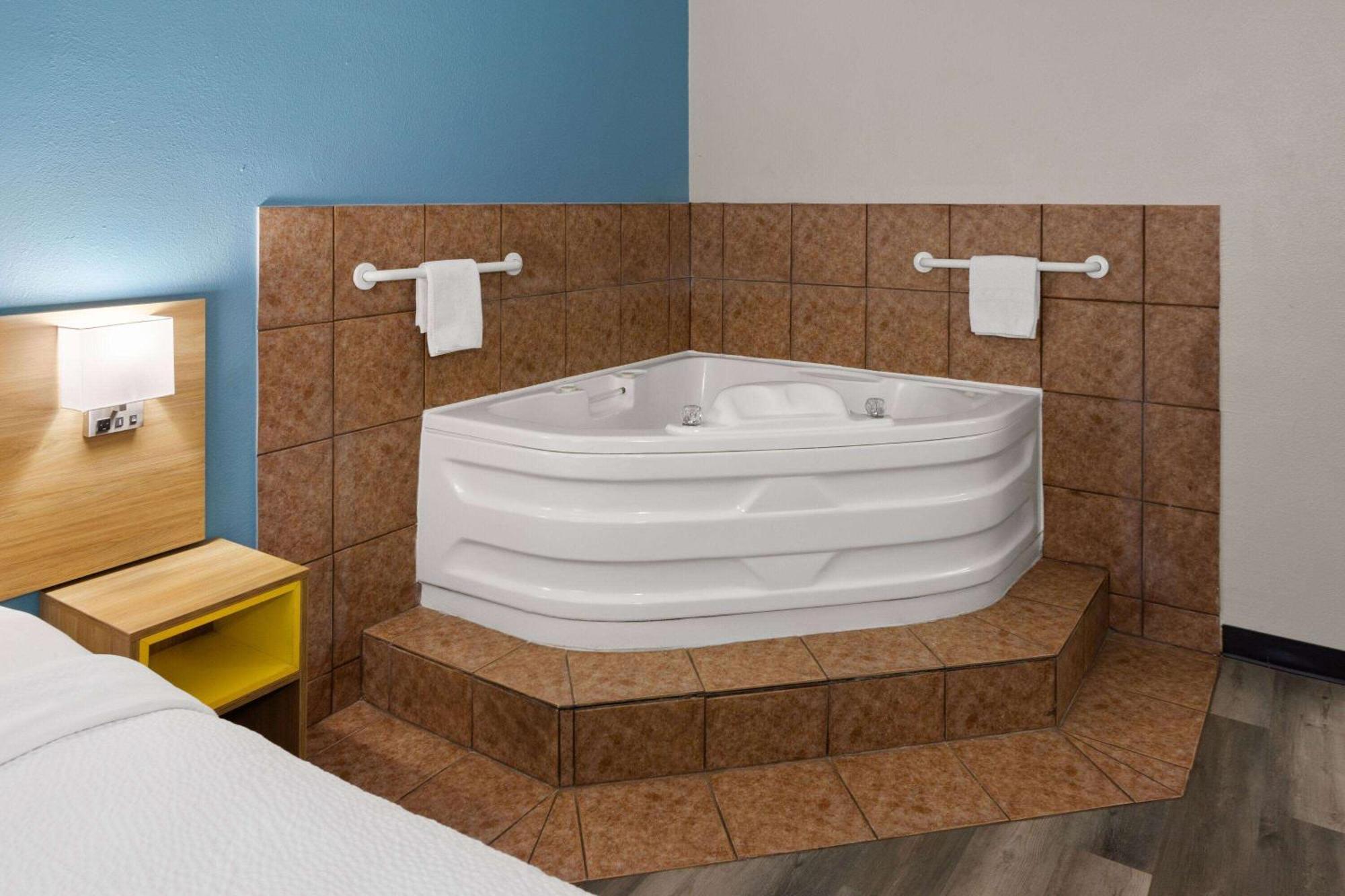 Days Inn & Suites By Wyndham Northwest Indianapolis Kültér fotó