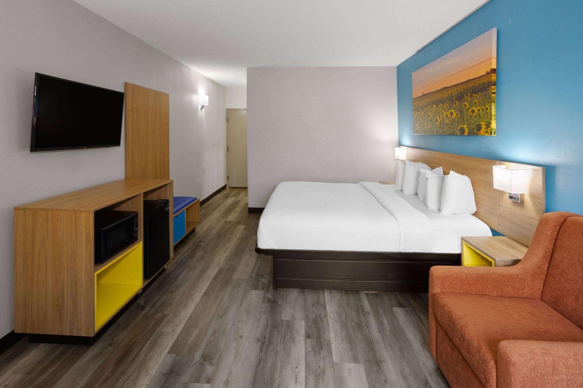 Days Inn & Suites By Wyndham Northwest Indianapolis Kültér fotó