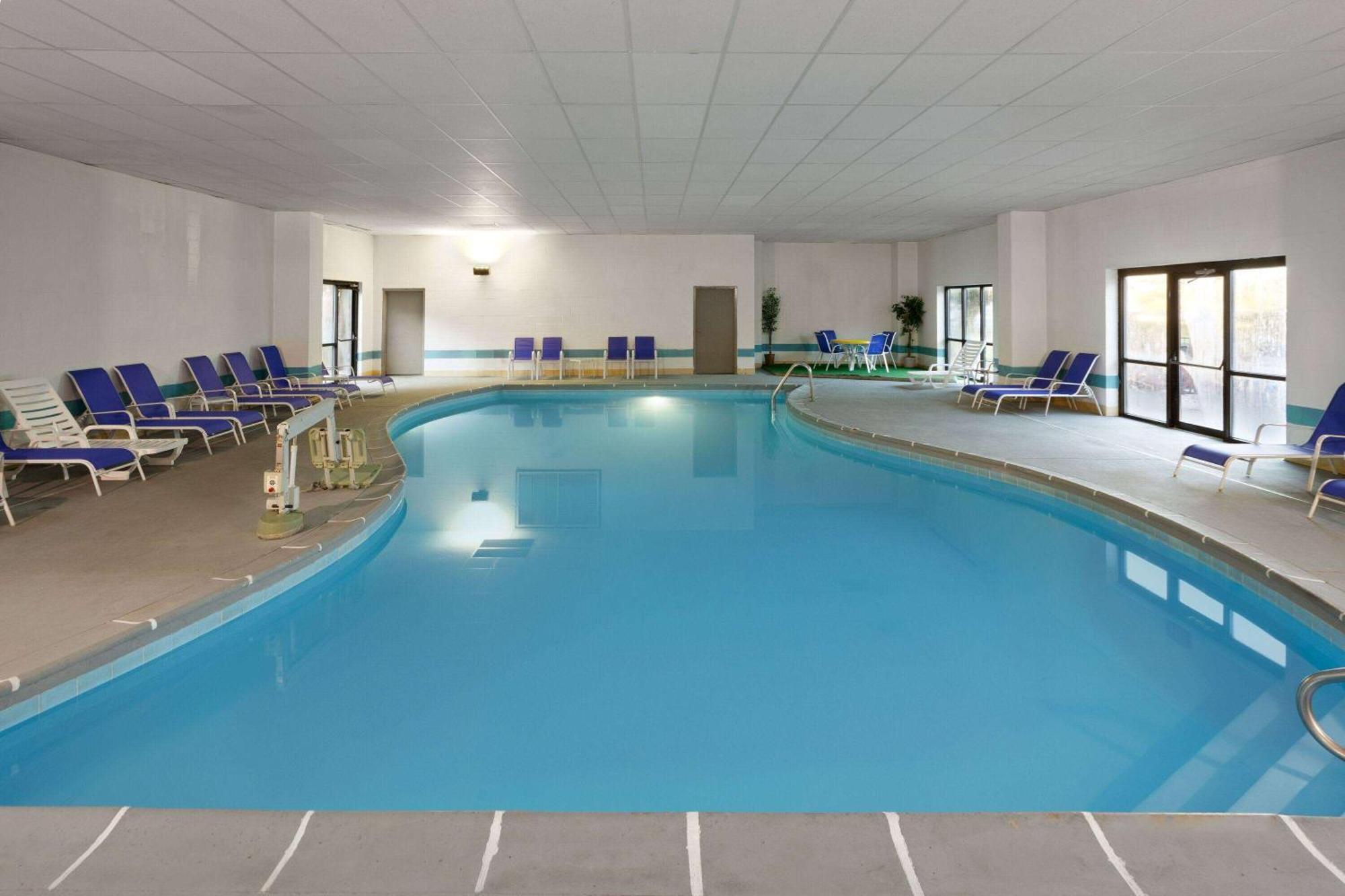 Days Inn & Suites By Wyndham Northwest Indianapolis Kültér fotó