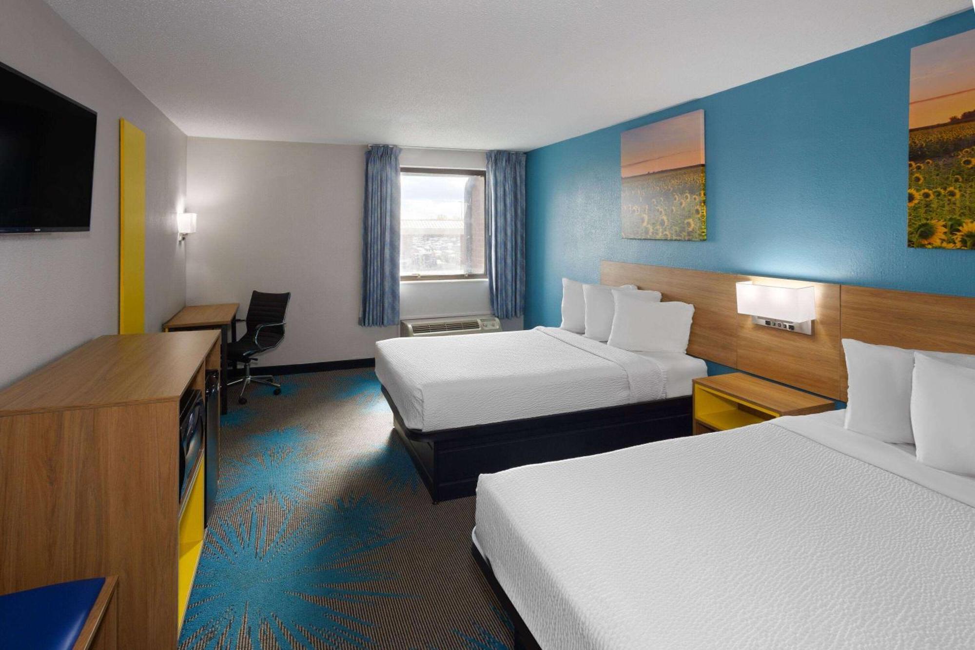 Days Inn & Suites By Wyndham Northwest Indianapolis Kültér fotó