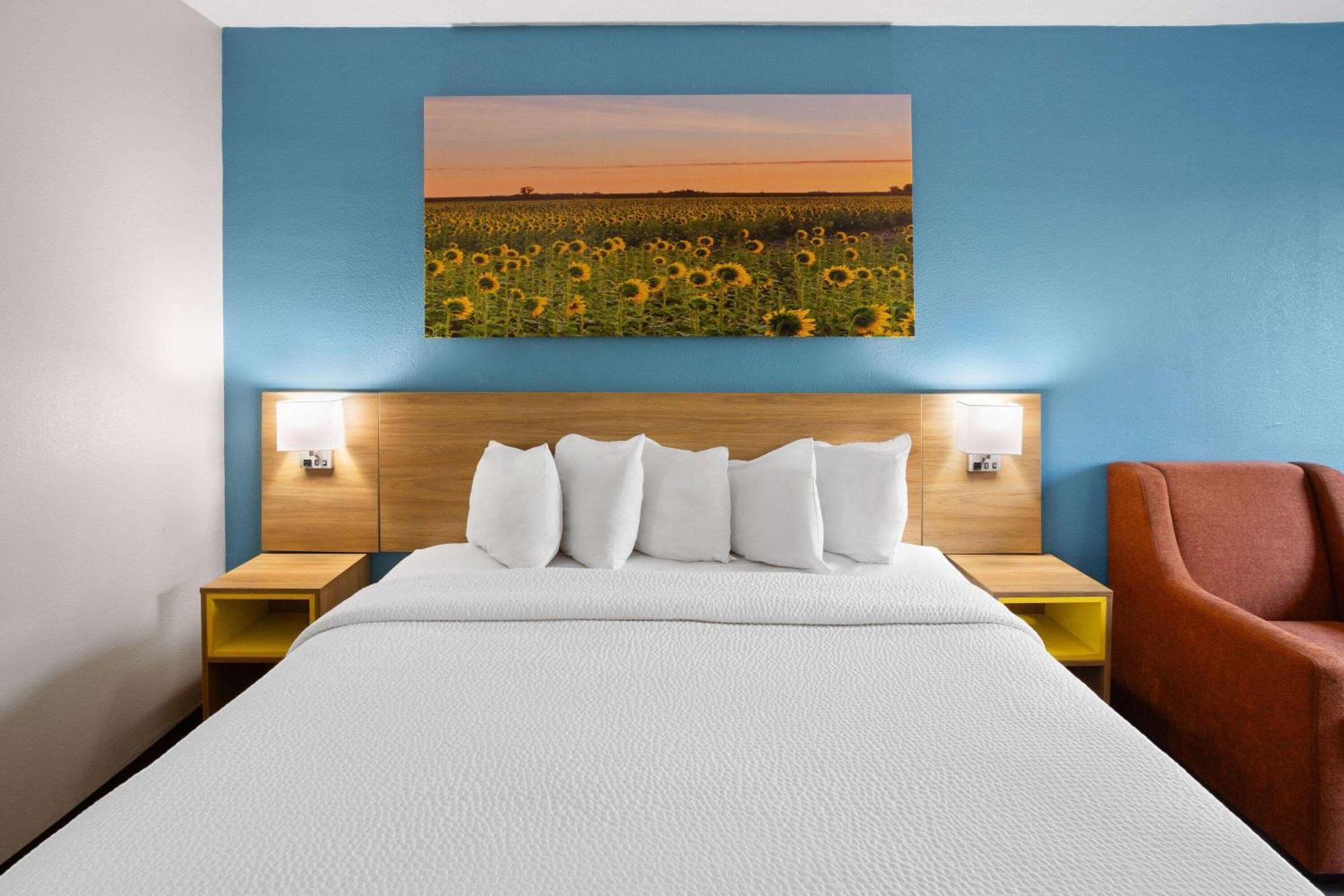 Days Inn & Suites By Wyndham Northwest Indianapolis Kültér fotó
