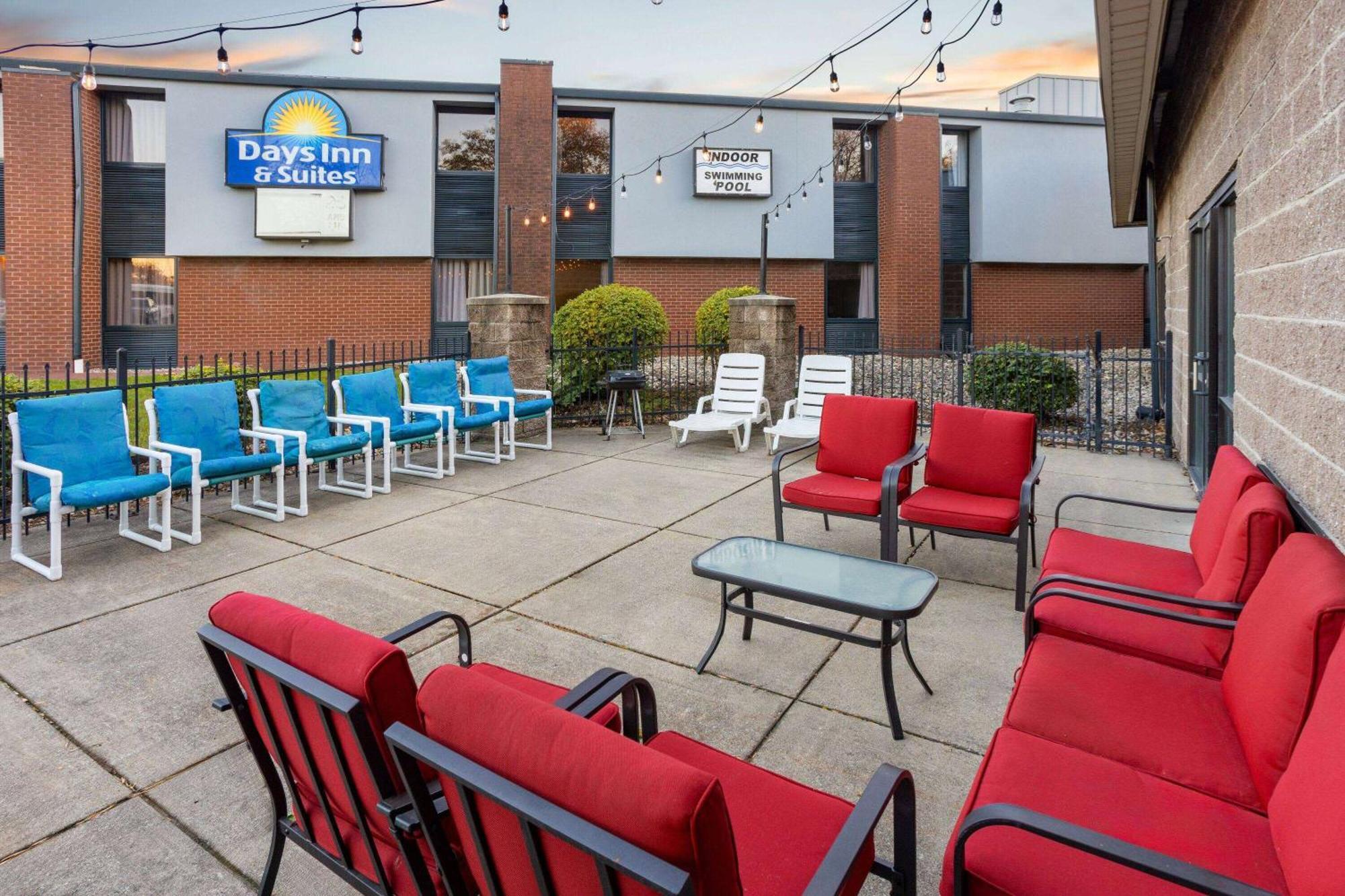 Days Inn & Suites By Wyndham Northwest Indianapolis Kültér fotó